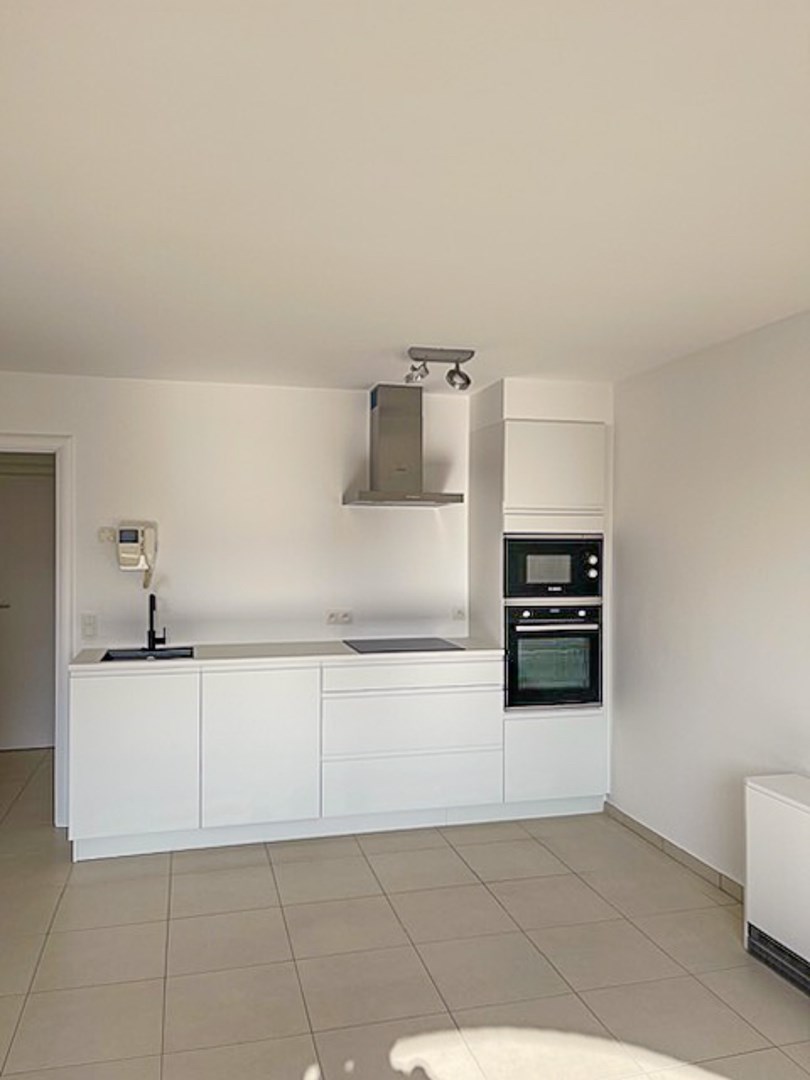 Instapklaar duplexappartement met terras nabij centrum Oostende 