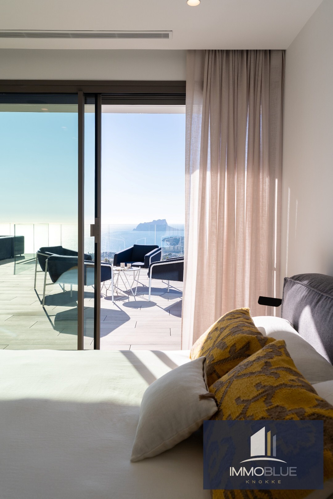 Moderne luxe met spectaculair zeezicht in Cumbre del Sol. 