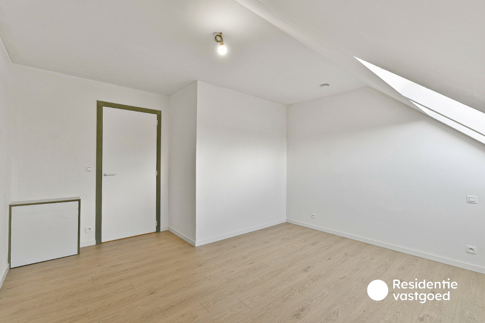Gezinswoning met drie slaapkamers op goeie locatie 