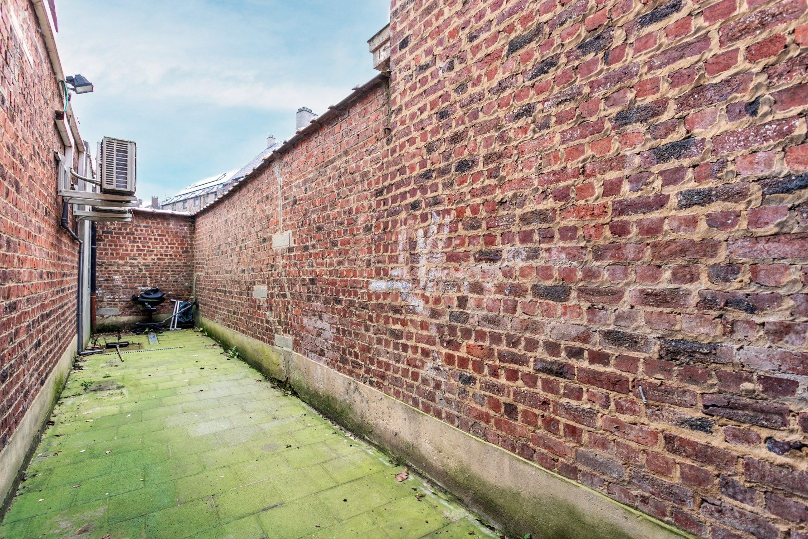 opbrengsteigendom: commercieel glv en 3 appt 