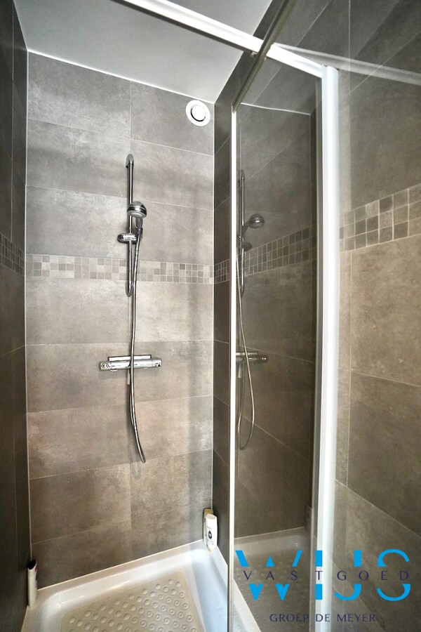 Gelijkvloers appartement te centrum Lovendegem ! 