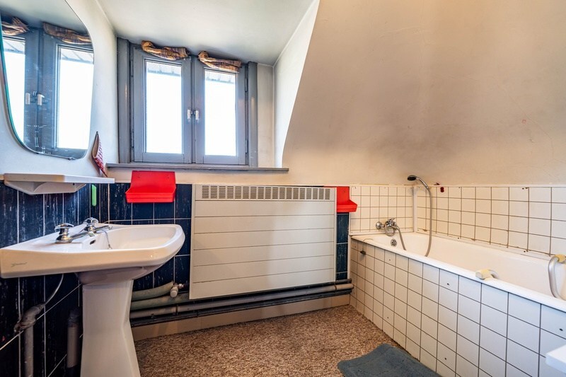 Te renoveren open bebouwing op een perceel van ca. 14 are 