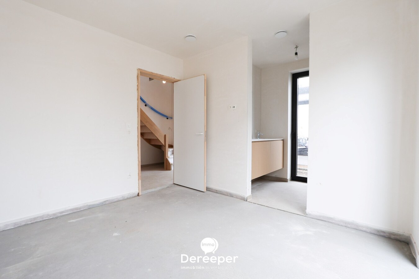 Nieuwbouwwoning met 4 slaapkamers op een uitstekende ligging in centrum Jabbeke 