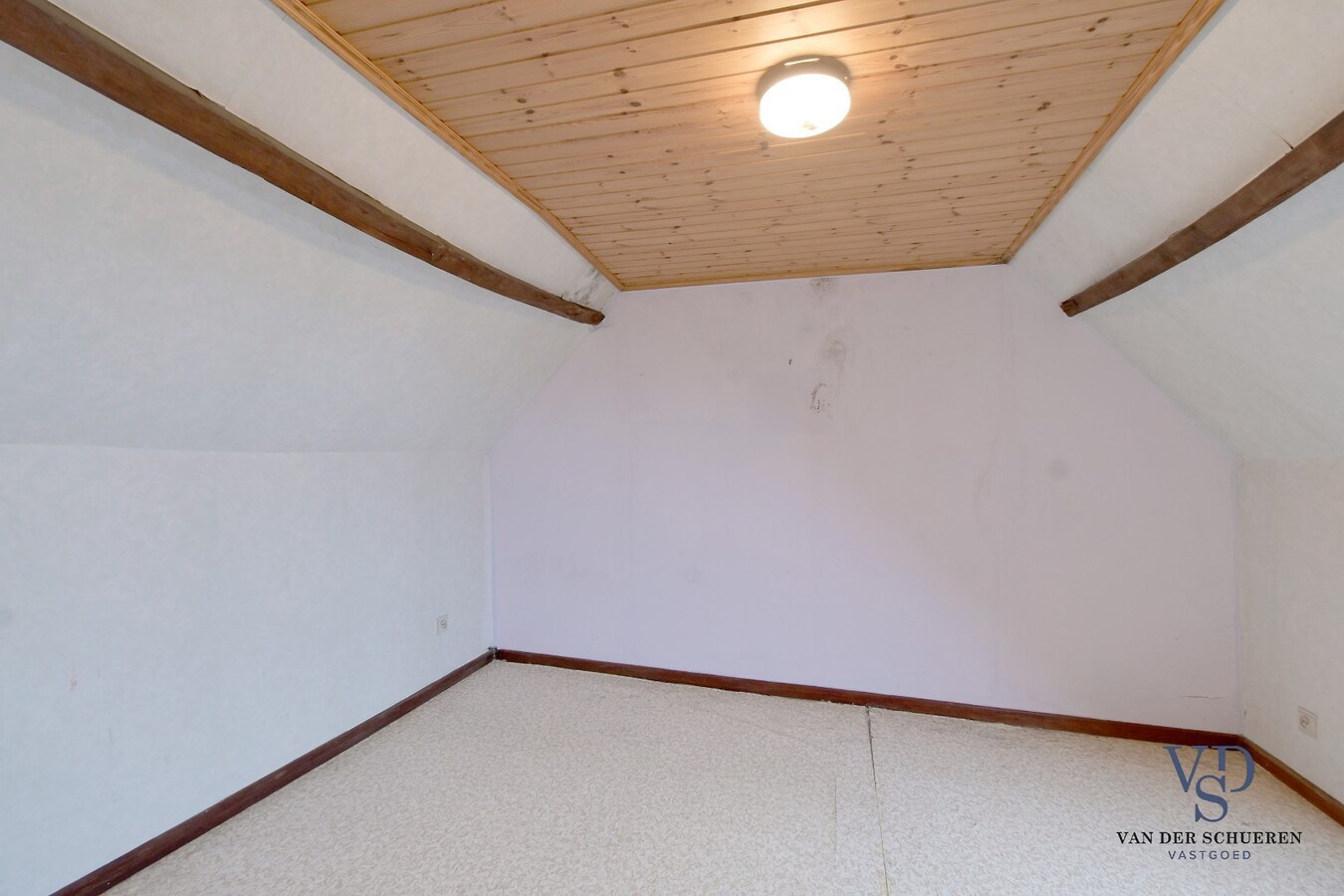 Te renoveren woning met centrale ligging 