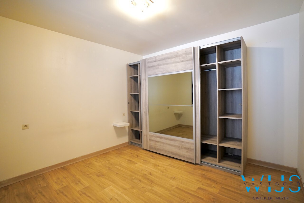 Prachtig ruim 1 slaapkamer appartement op het gelijkvloers met toffe tuin ! 