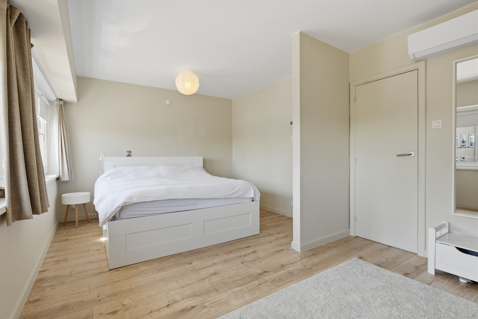 Gerenoveerde bel-etagewoning met garage, tuin en 3 slaapkamers te Blankenberge! 