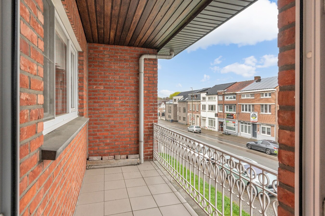 Ruime woning met tuin, garage en 3 slaapkamers. 