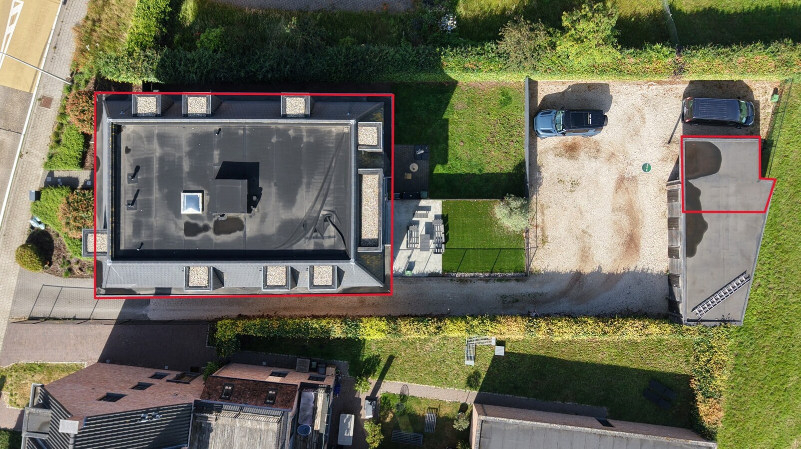Prachtig, energiezuinig dak appartement met 3 slaapkamers, terras en carport 