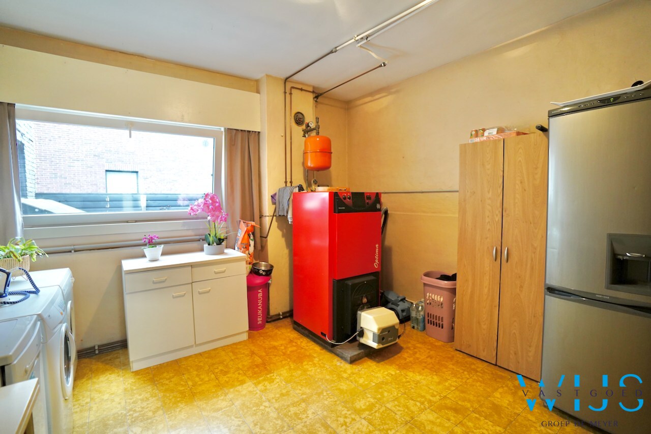 Woonhuis met loods te Sleidinge ! 