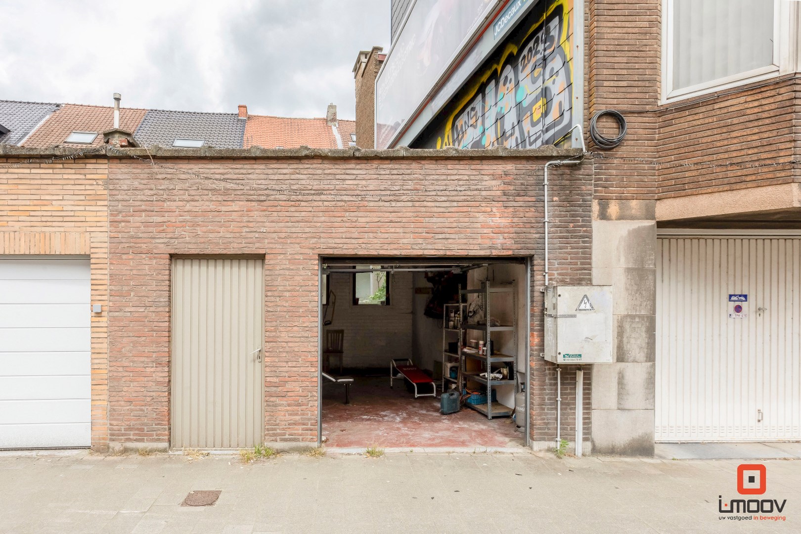 Ruime woning met 4 slaapkamers, koer en garage 