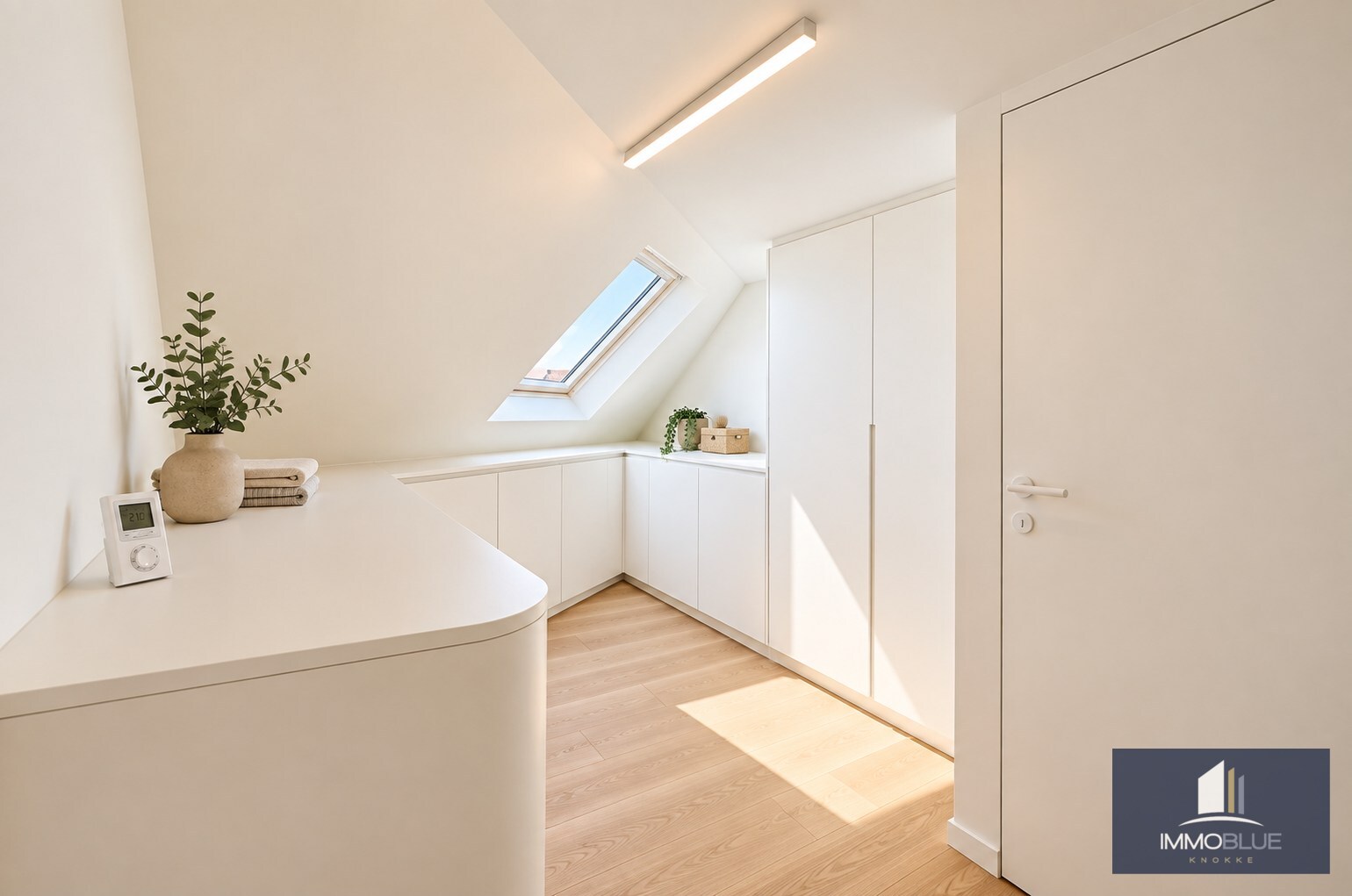 Offre exceptionnelle : Villa entièrement rénovée avec vue frontale sur la mer. 