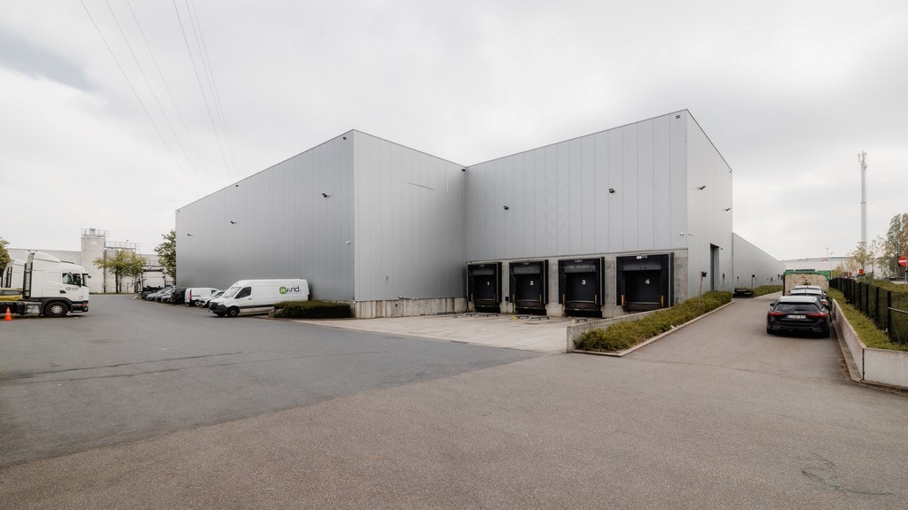 Logistiek bedrijfspand te huur in industriezone Z4 in Asse