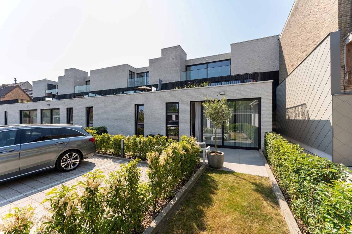 Instapklaar appartement met 2 slaapkamers en autostandplaats te Koekelare 