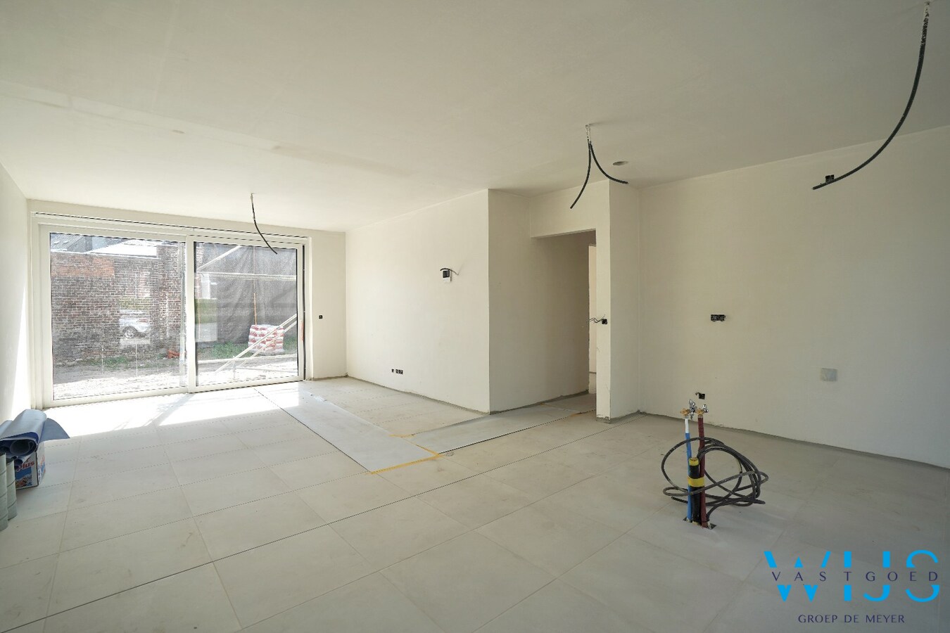 Gelijkvloers nieuwbouwappartement met private inkom en tuin 