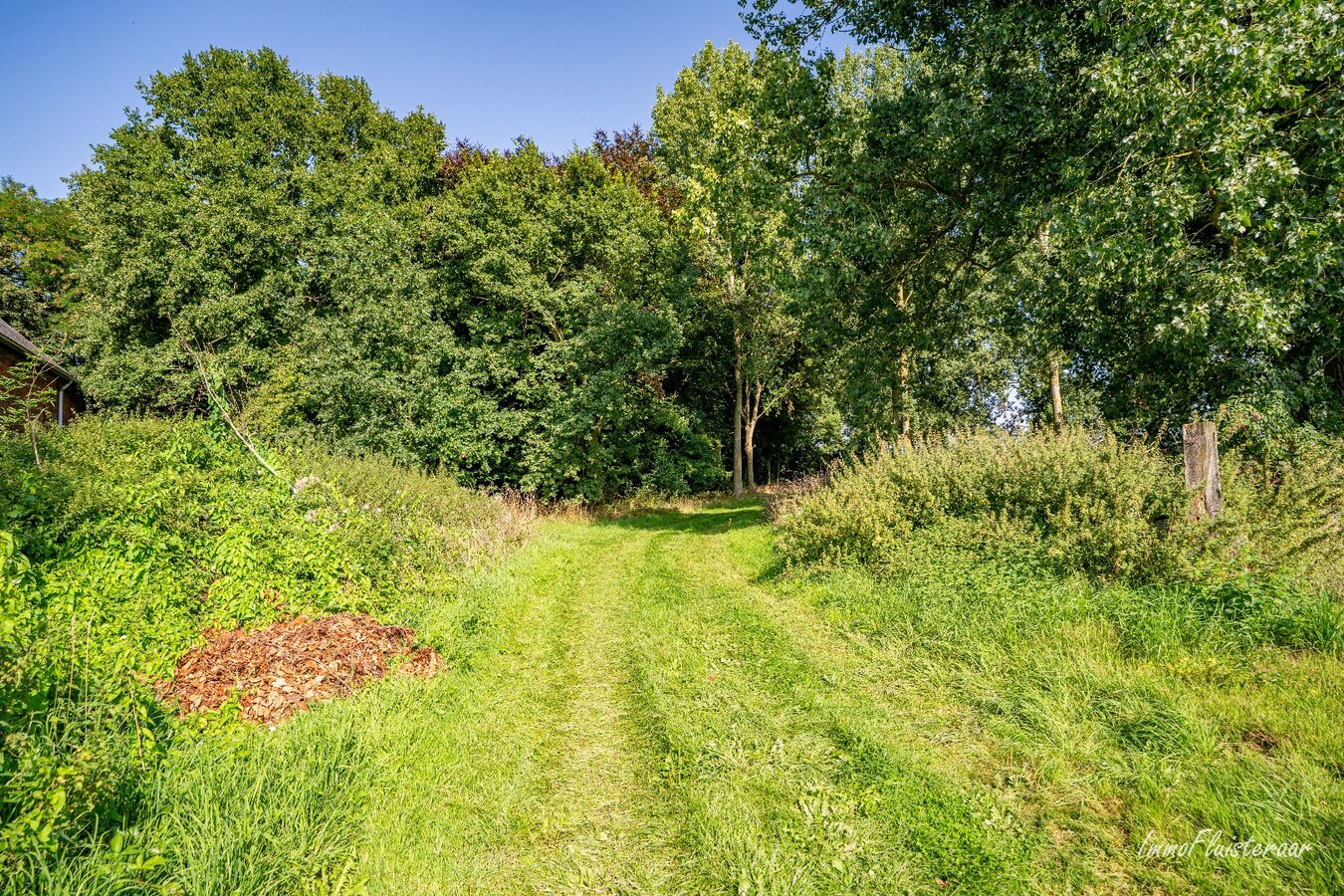 Unieke vierkantshoeve op een landelijke locatie op ca. 3 ha te Herne. 