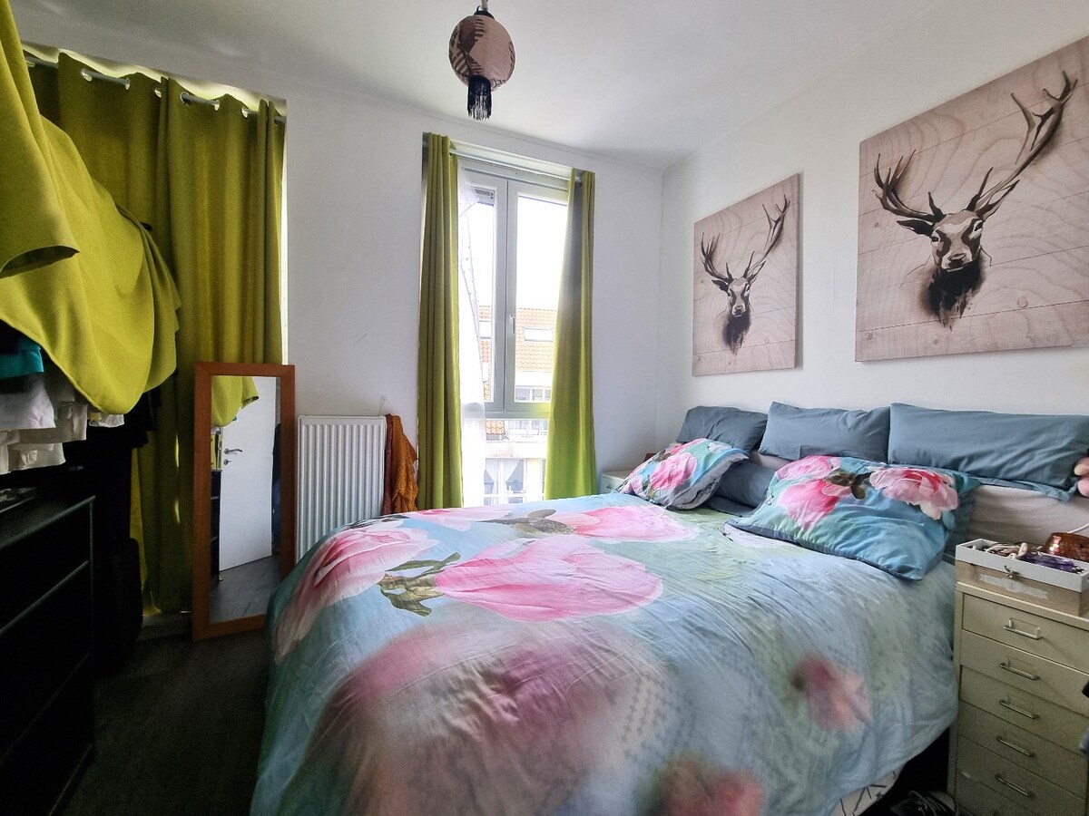 Opbrengsteigendom met 5 entiteiten op een hoekligging in het centrum van Heist 