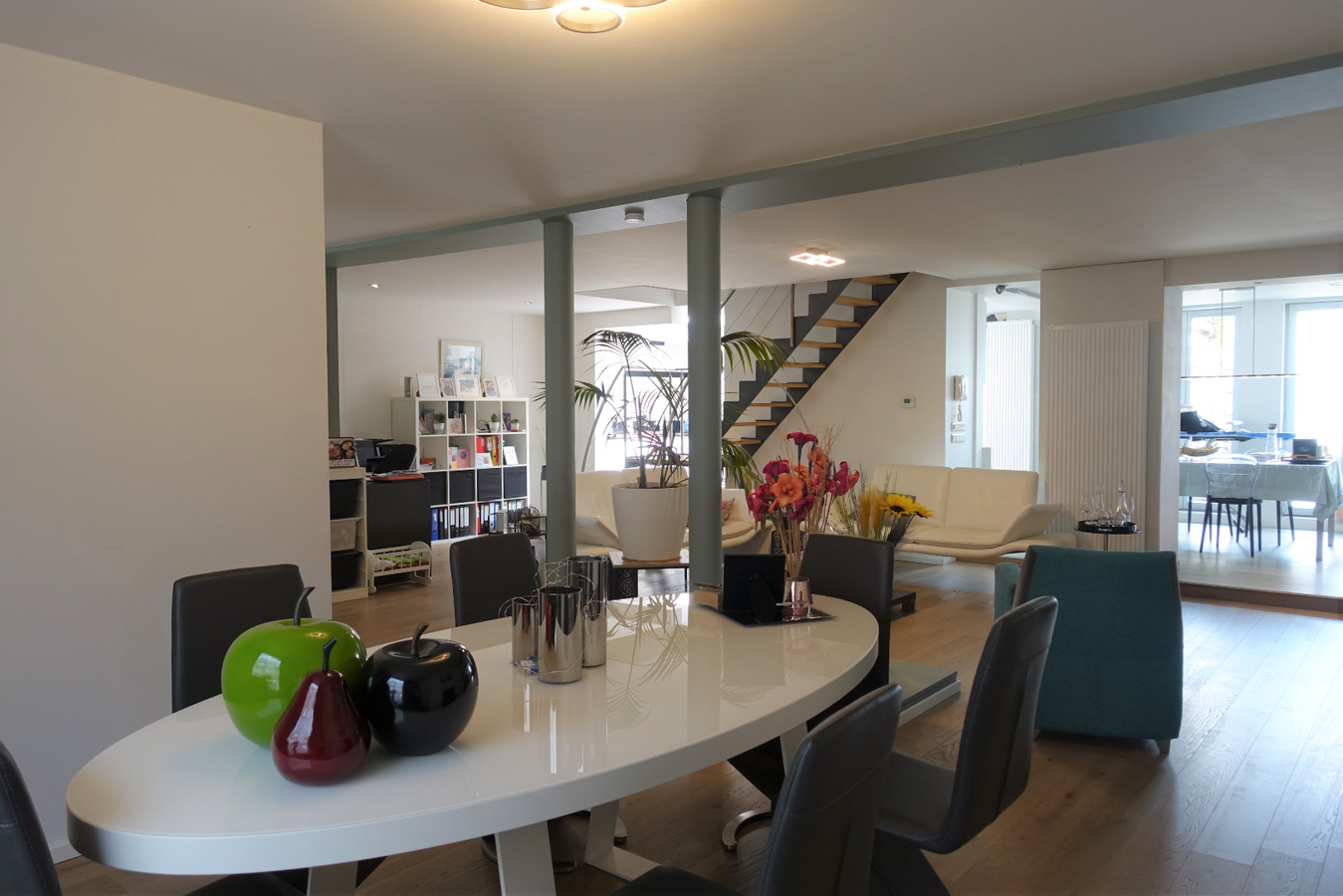 Ruime moderne woning aan het centrum van Aartrijke 