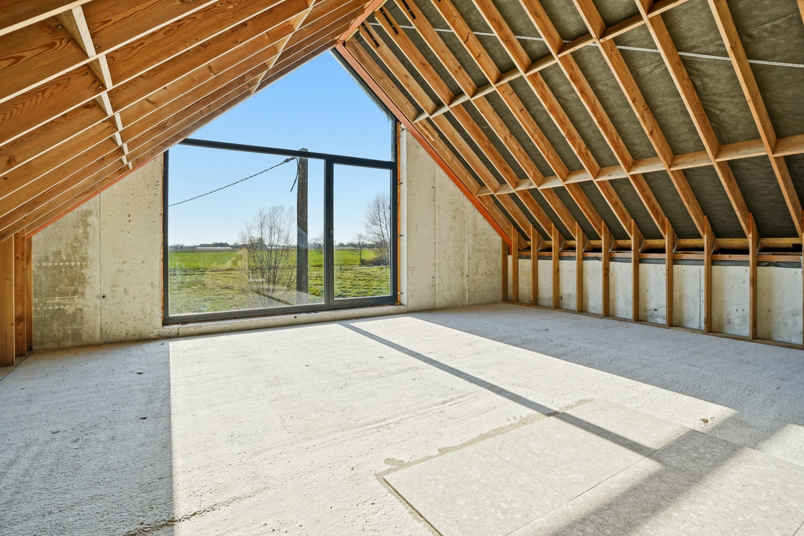Unieke casco woning op 2ha grond. 