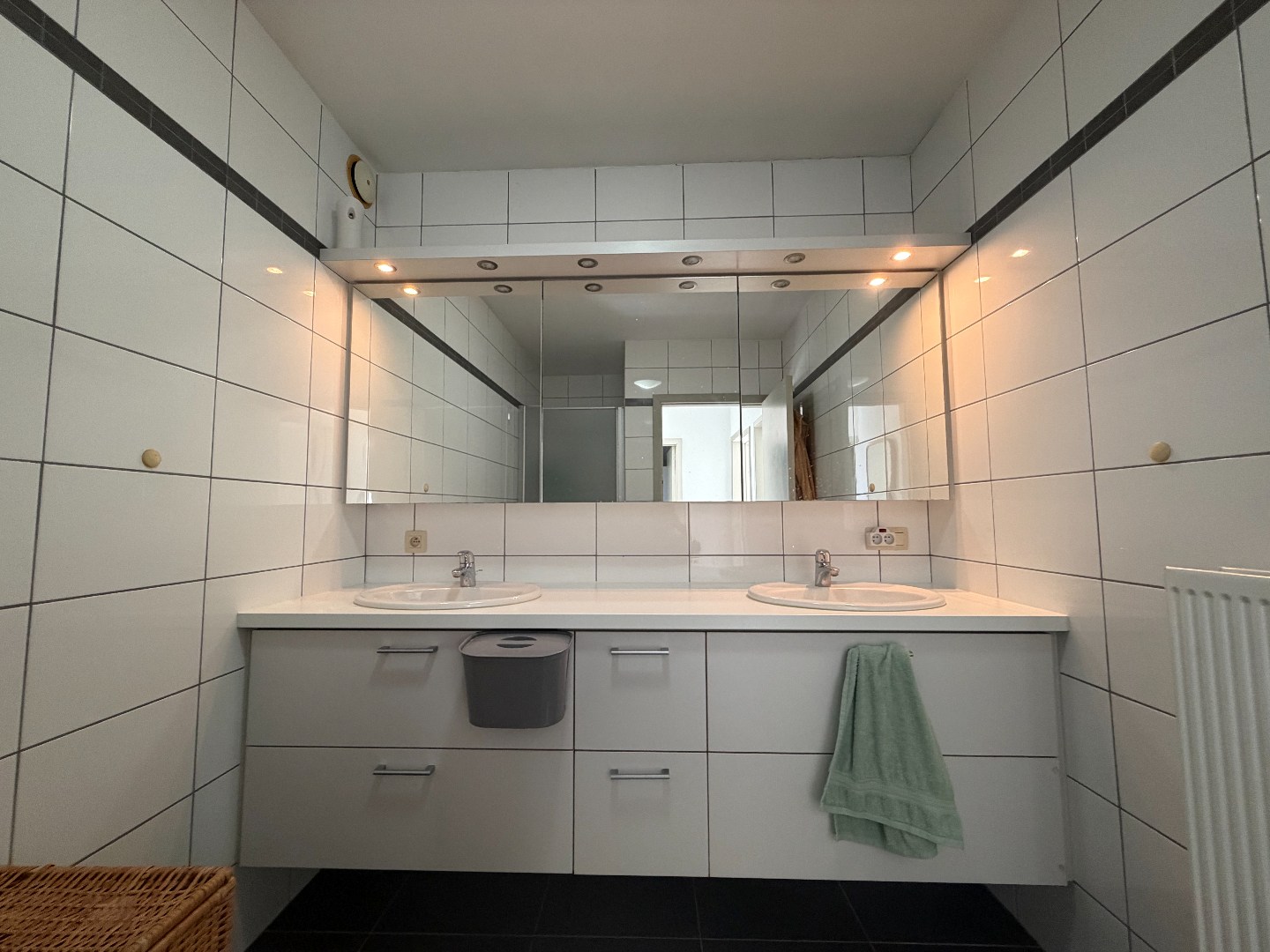 Prachtig, instapklaar appartement met 2 slaapkamers gelegen te centrum Geel 