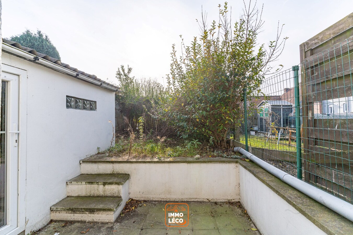 Maison 4 chambres avec jardin, dans une rue avec facilités de stationnement 