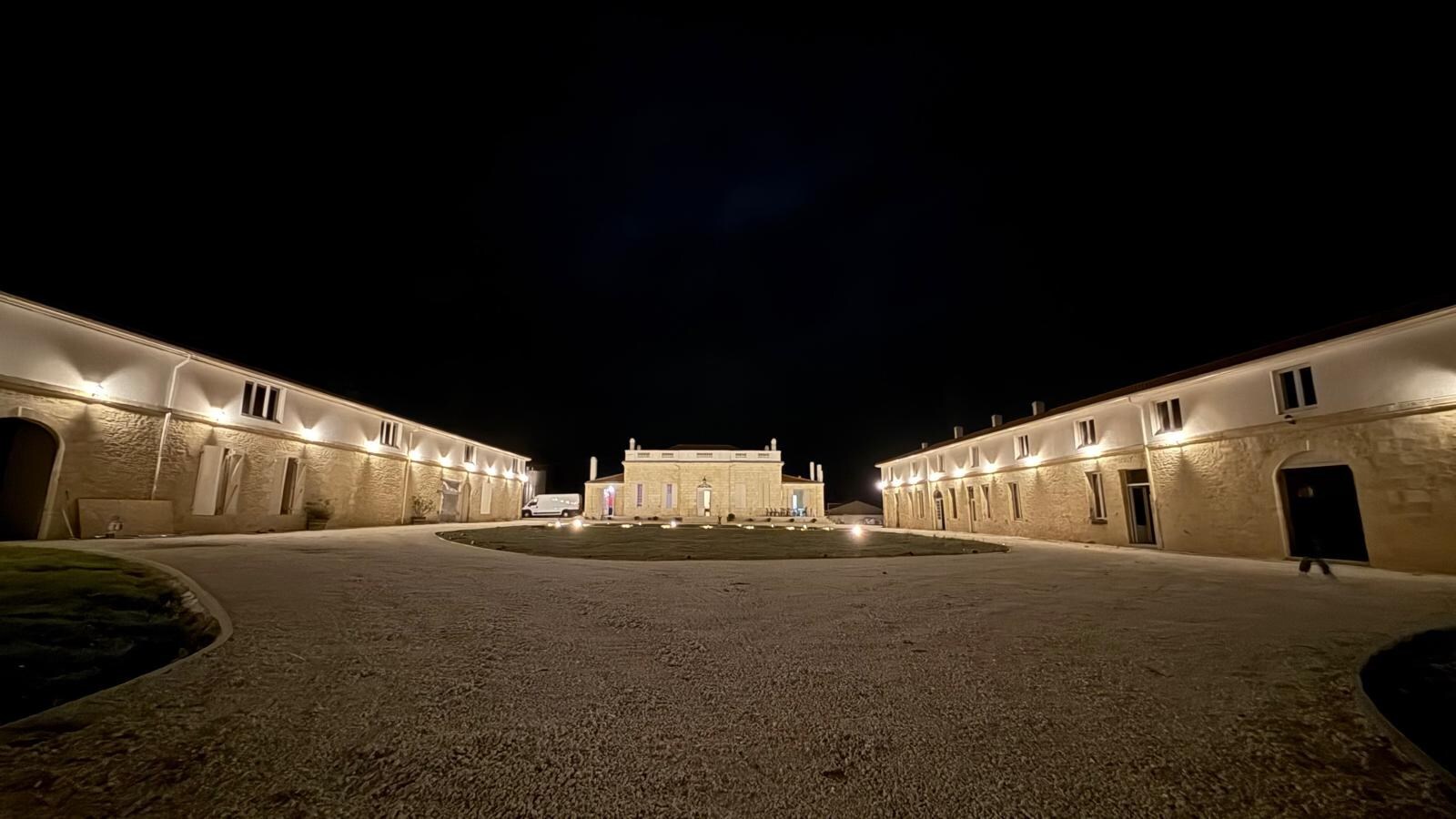 Chateau Les Chaumes - nabij Bordeaux (Frankrijk), Wijndomein met Restaurant en Hotel. 23 ha. 