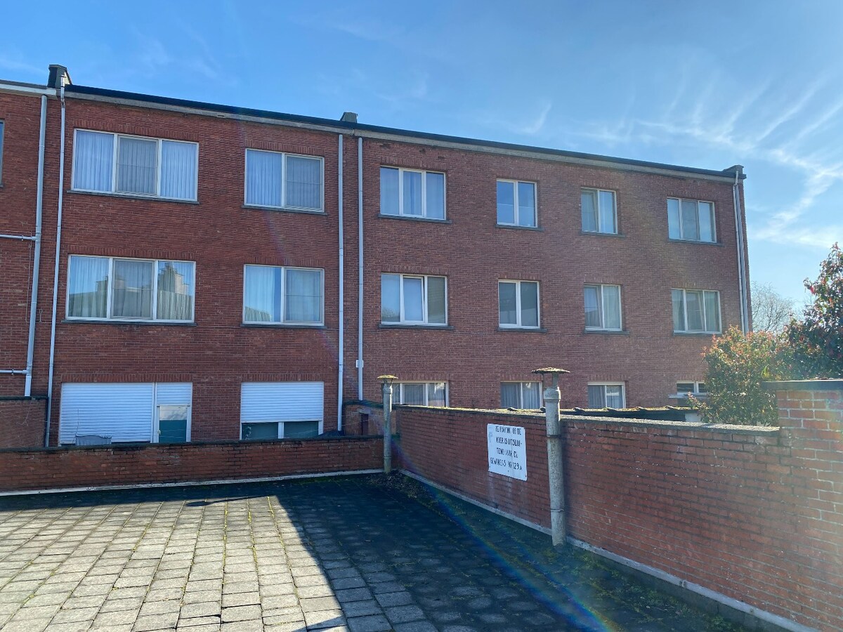 8 instapklare appartementen met 2/3 slaapkamers en 10 garages 