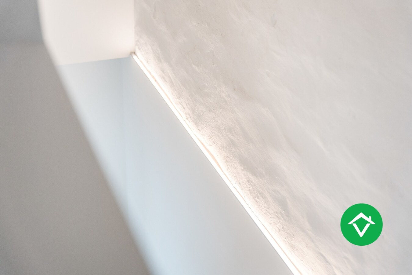 Volledig gerenoveerde woning (EPB B) met garage op topligging te Eernegem 