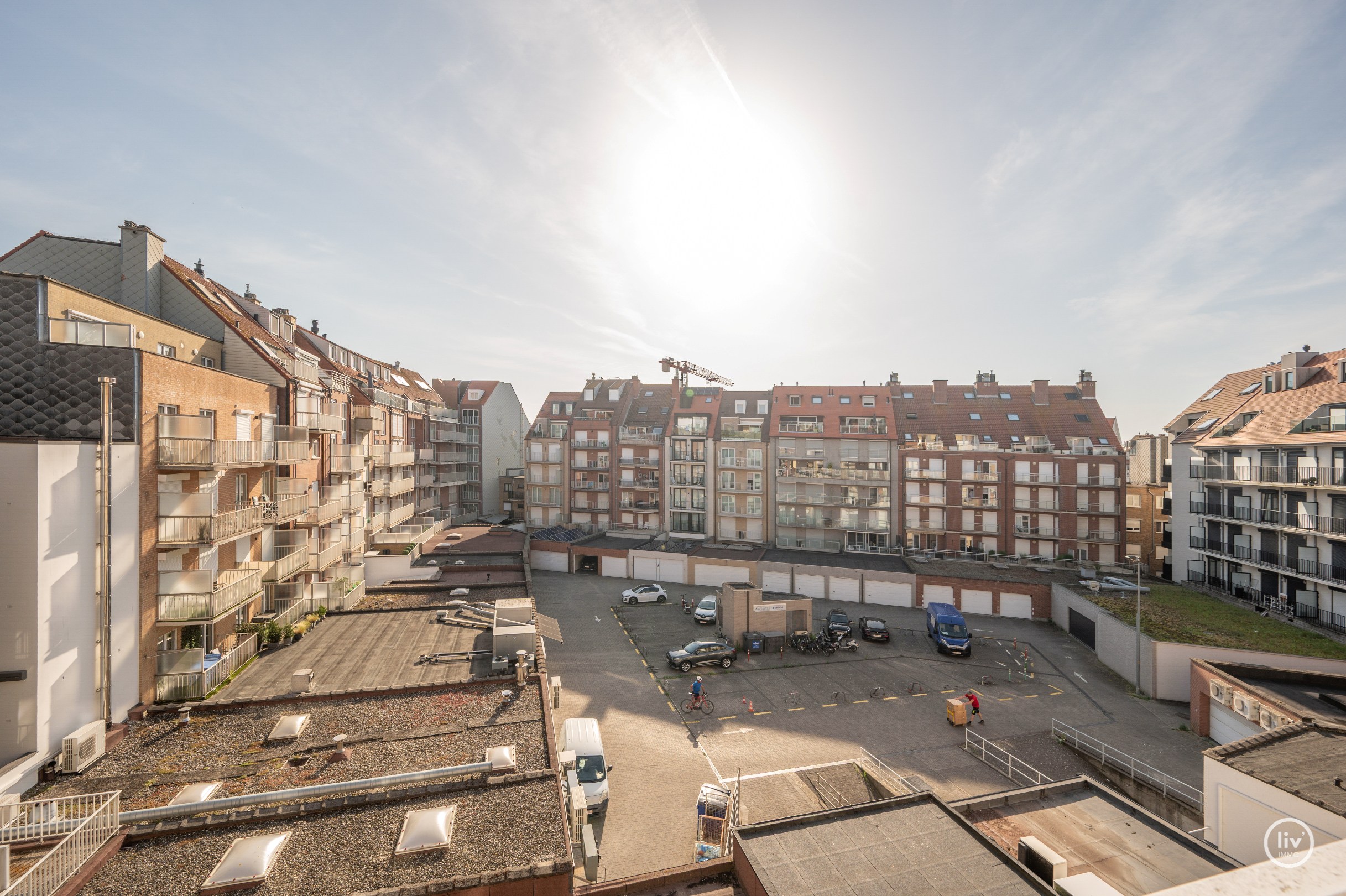 Bel appartement rénové avec vue sur la place Rubens et la mer 
