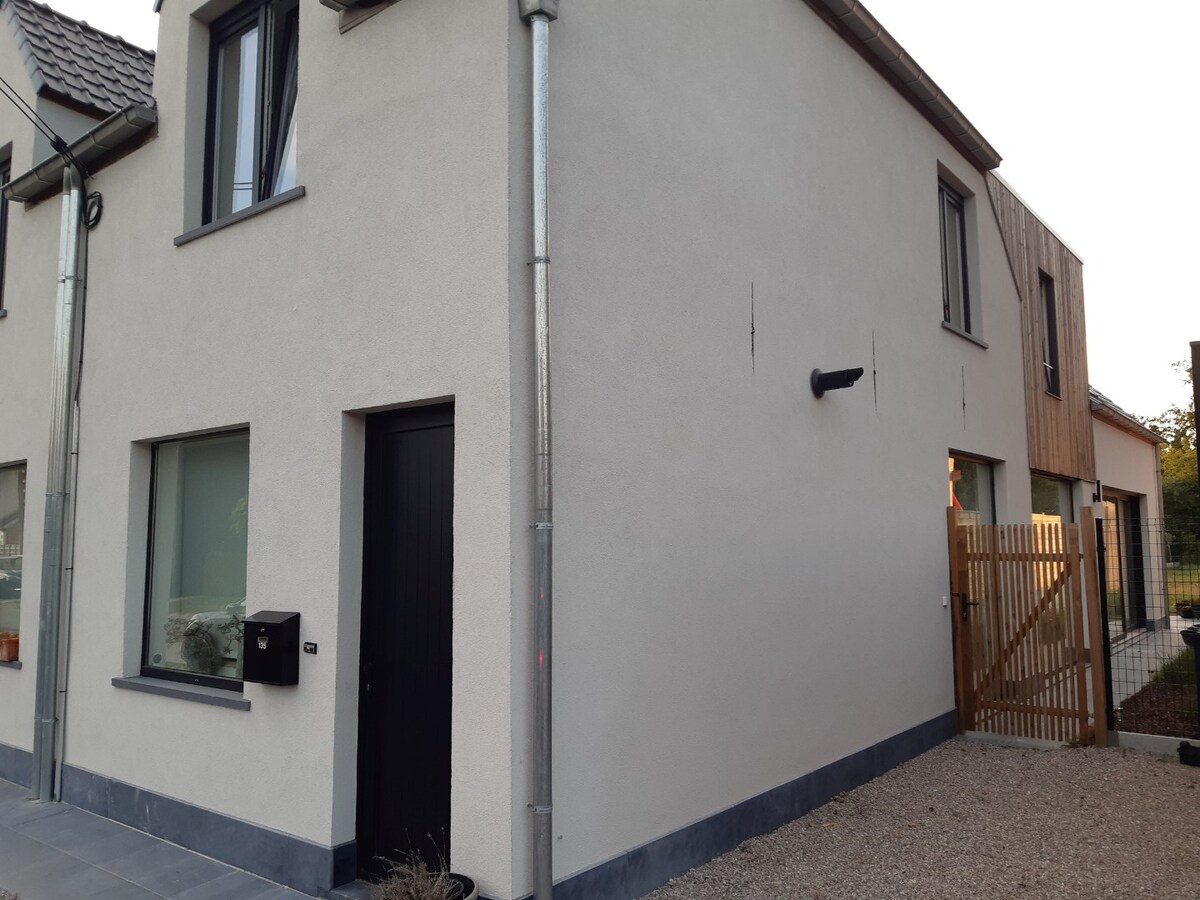 Lichtrijke, eigentijdse  Half Open Bebouwing. 