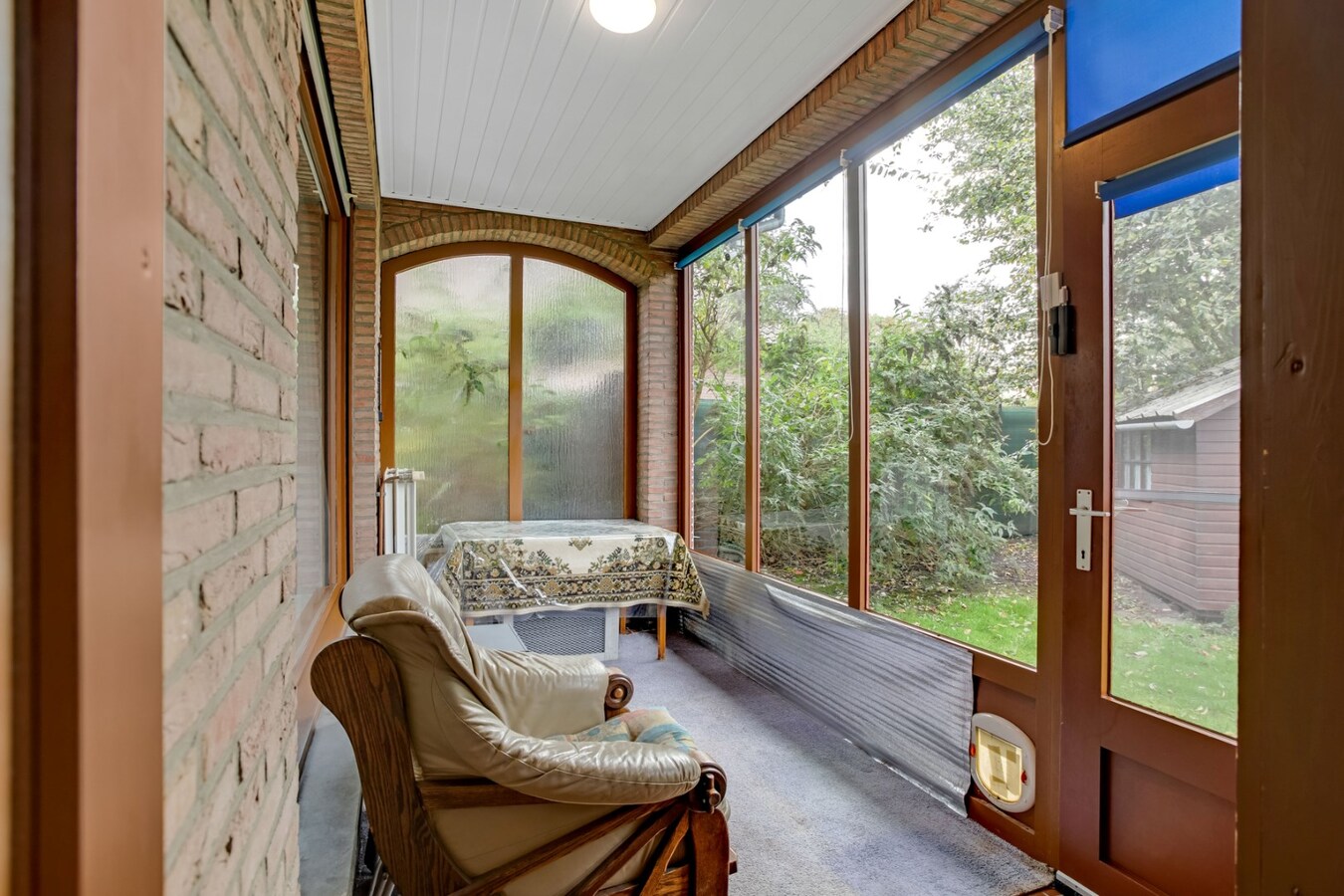 Vrijstaande woning met garage op ruim perceel in het centrum. 