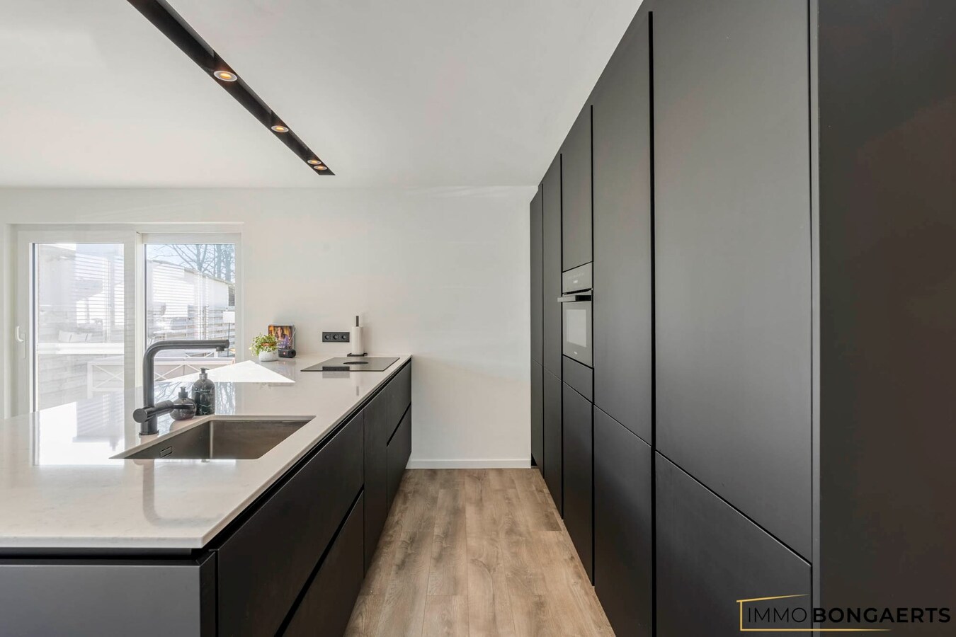 Volledig gerenoveerde woning met 4 slaapkamers 