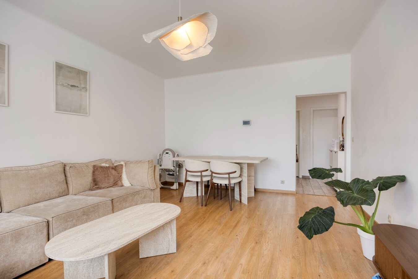 Stijlvol gelijkvloers appartement met privatieve tuin op een gegeerde ligging in Merksem 