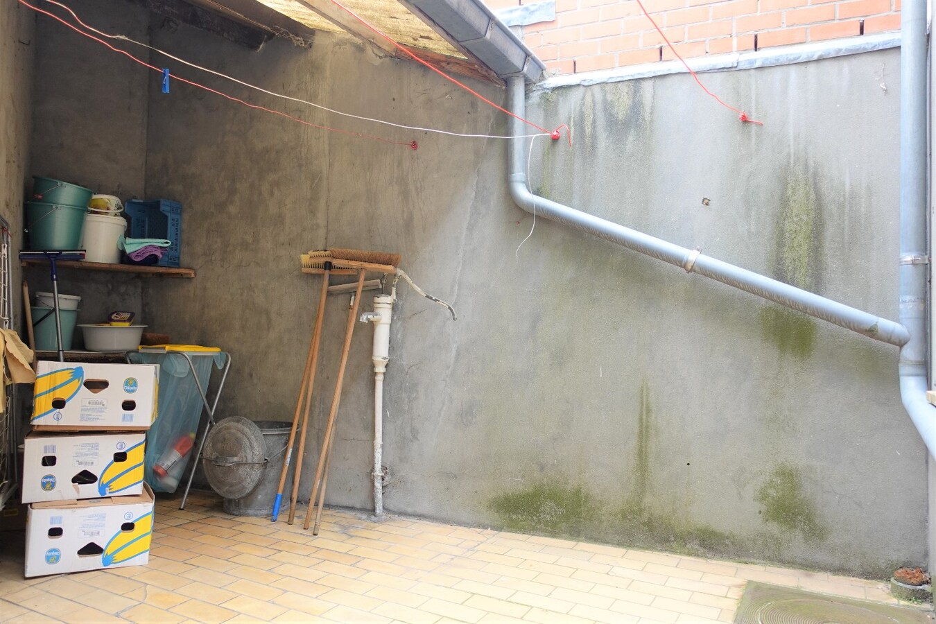 Te renoveren hoekwoning in hartje Gistel 