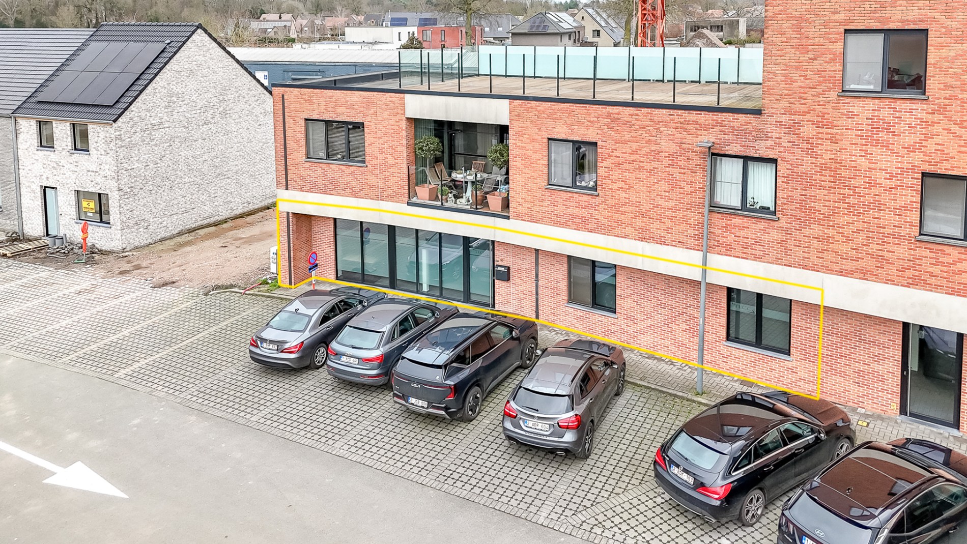Handelszaak gelegen op een toplocatie in centrum Ruddervoorde! 