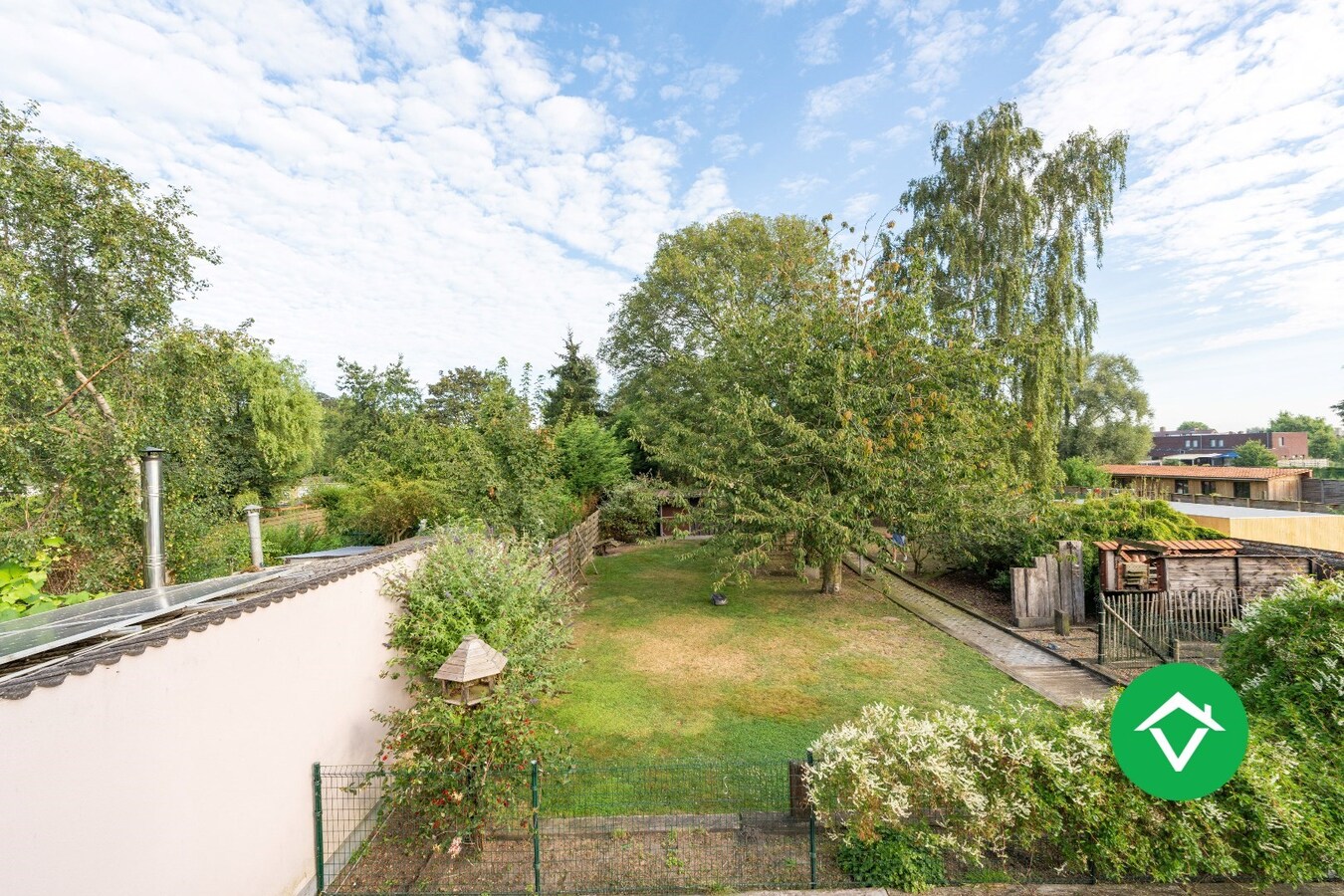 Woning met appartement te koop in het centrum van Eernegem 