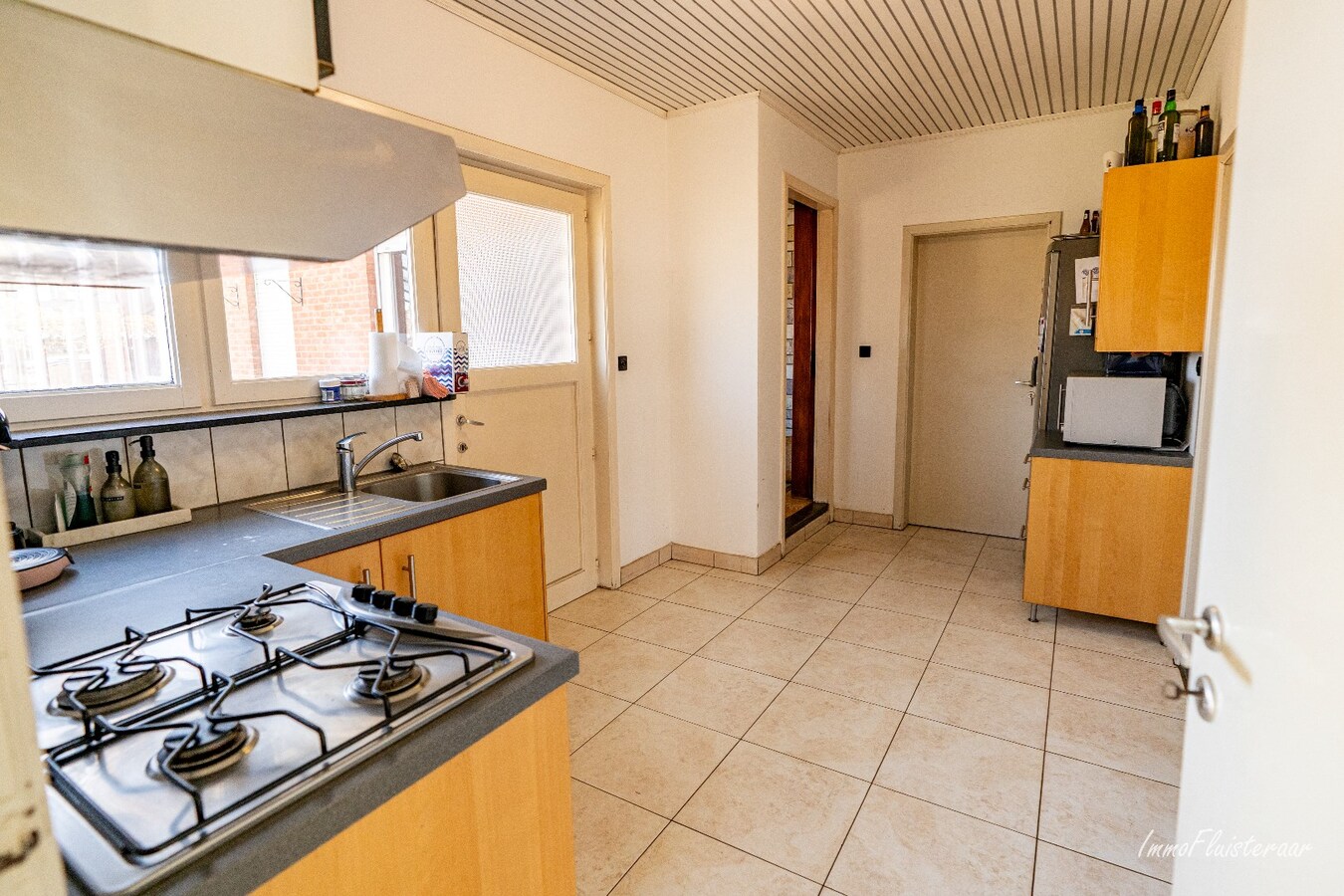 Ruime woning met stalgebouw op ca. 2,9 ha te Meerhout (Optie aankoop ca. 3 ha extra weiland) 