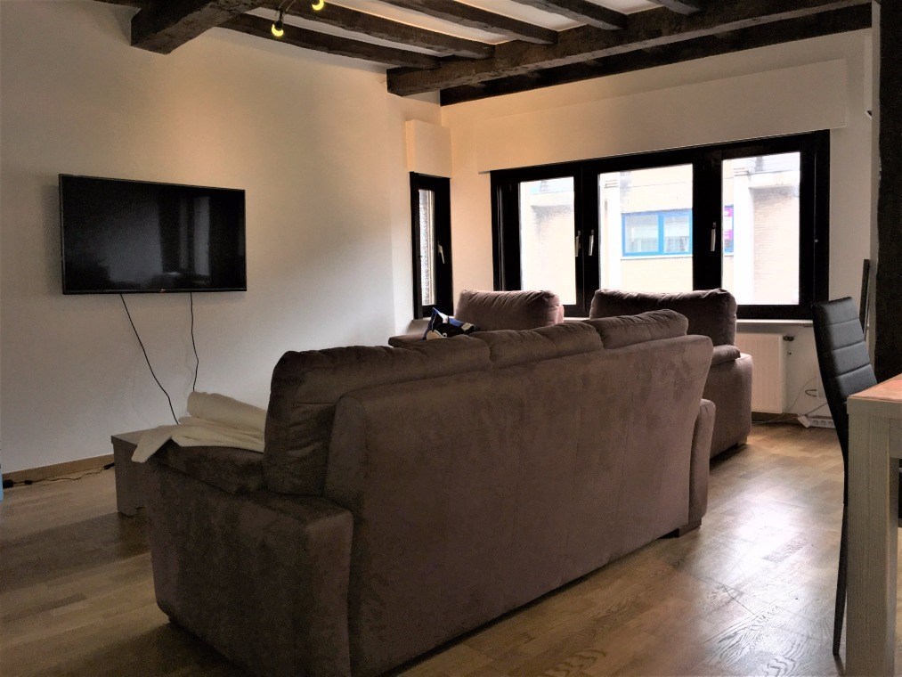 Zeer centraal gelegen opbrengsteigendom in hartje Sint-Eloois-Vijve! 