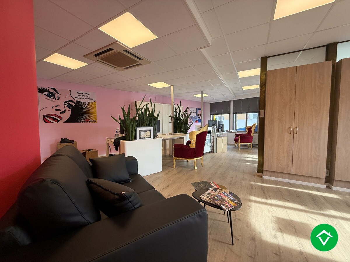 Commercieel gelegen handelspand te Roeselare 