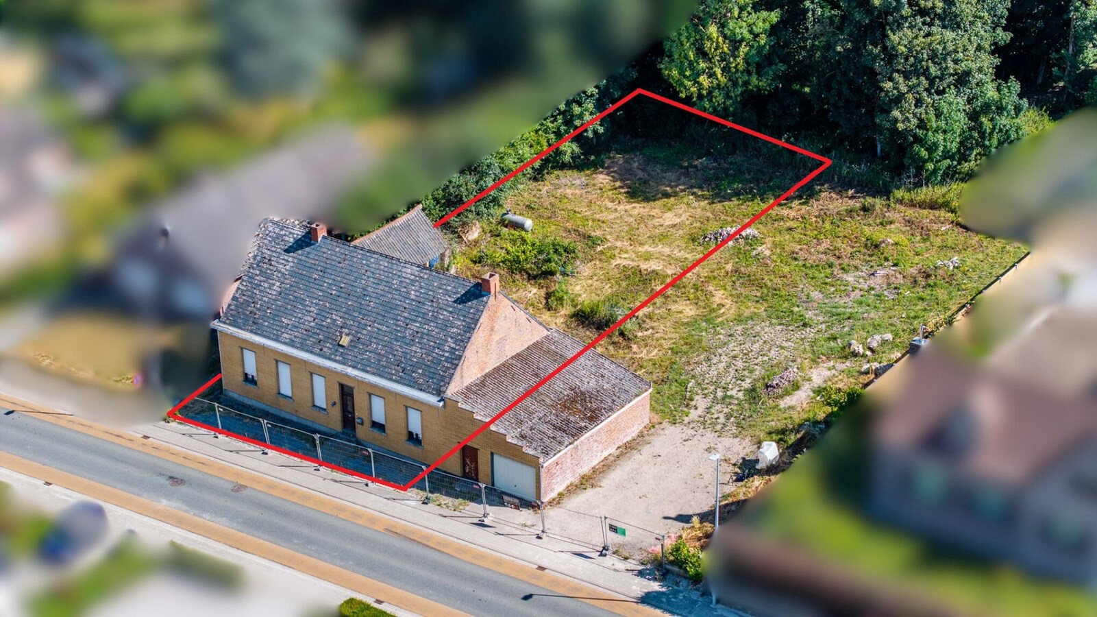 Landelijke nieuwbouwwoning te Dikkelvenne. 