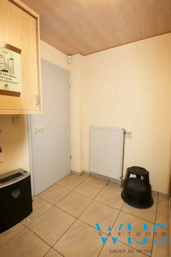 Zeer goed gelegen kantoor te CENTRUM ERTVELDE ! 