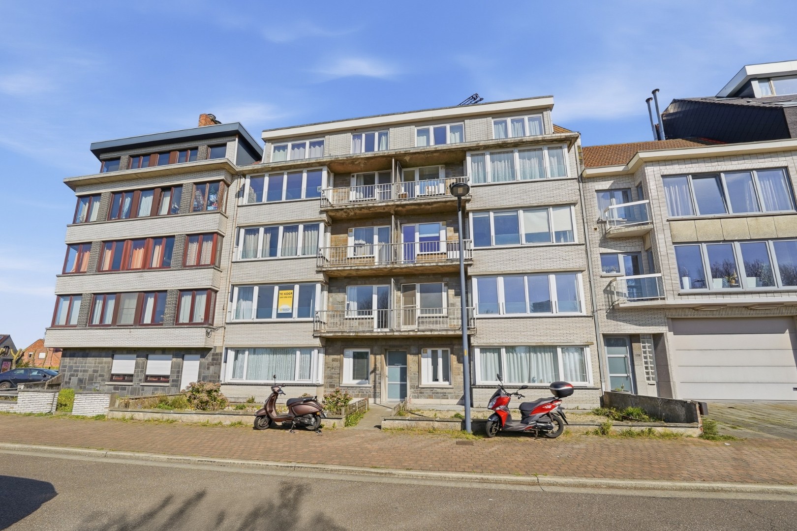 Te renoveren gelijkvloers appartement met 2 slaapkamers in Oostende 