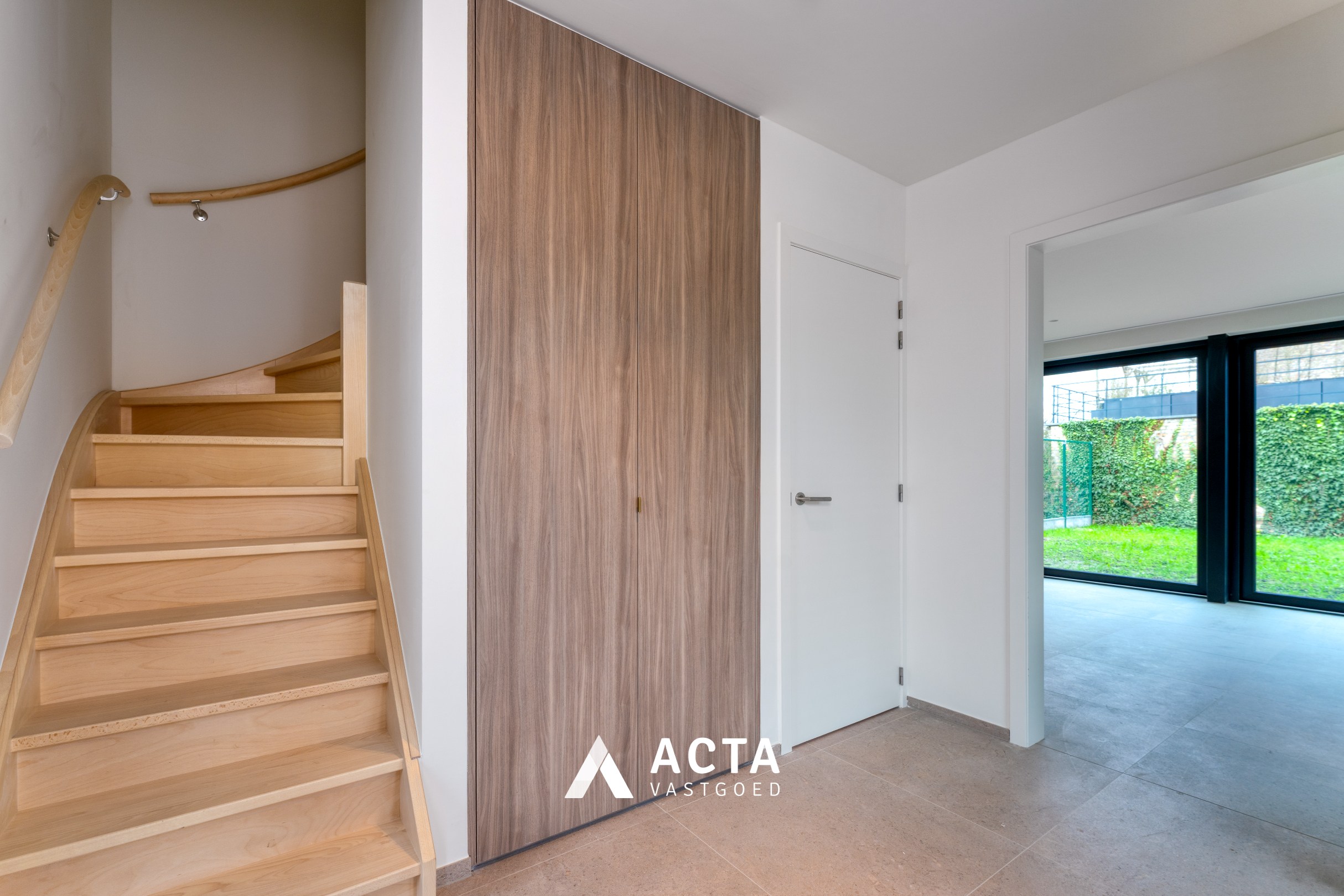 Nieuwbouwwoning met drie slaapkamers en tuin in hartje Mariakerke! 