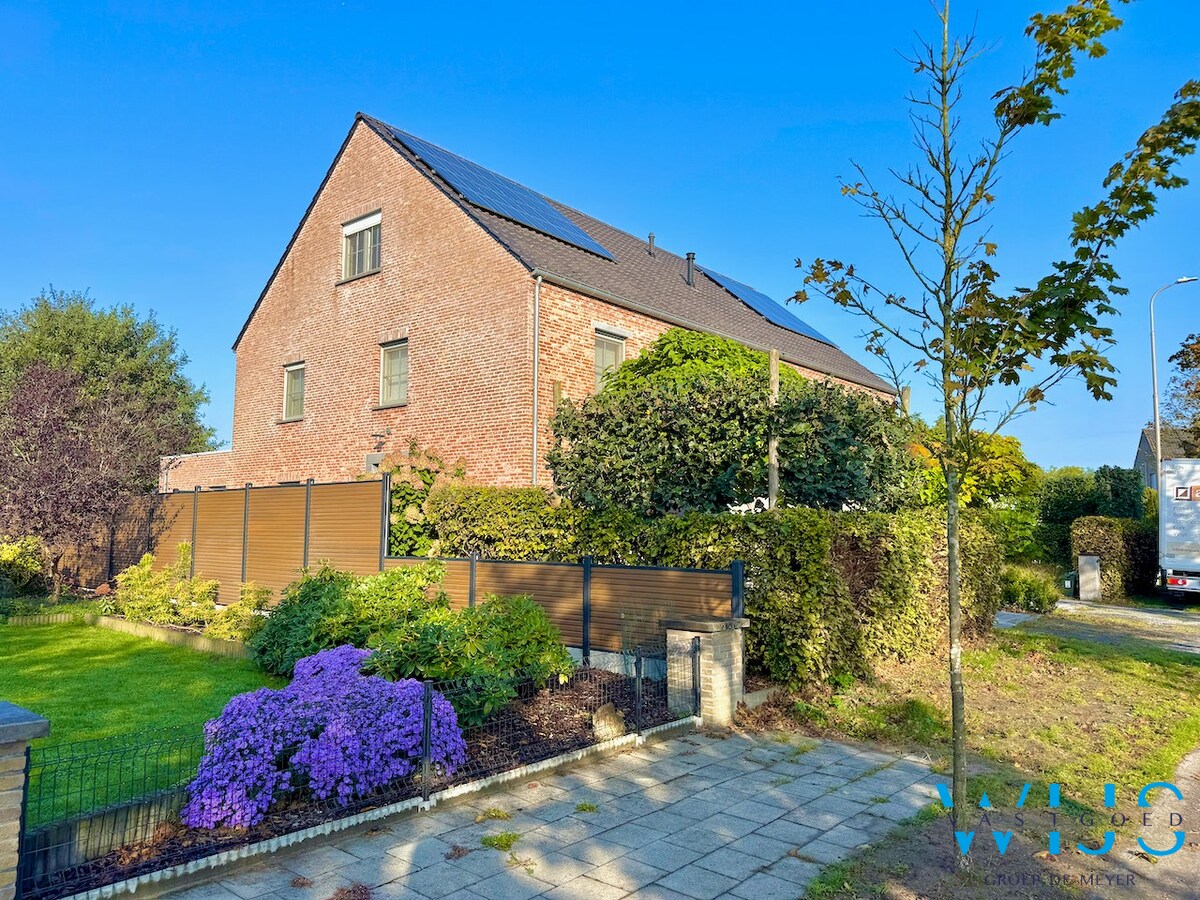 Prachtige recente woning in een zeer rustige wijk te Ertvelde ! 