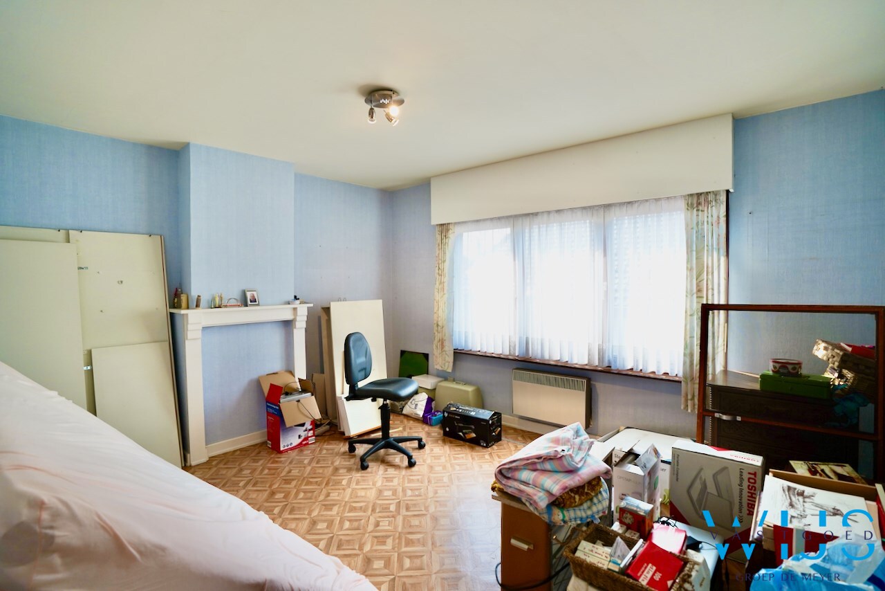 Stevig woonhuis centraal in Ertvelde ! 