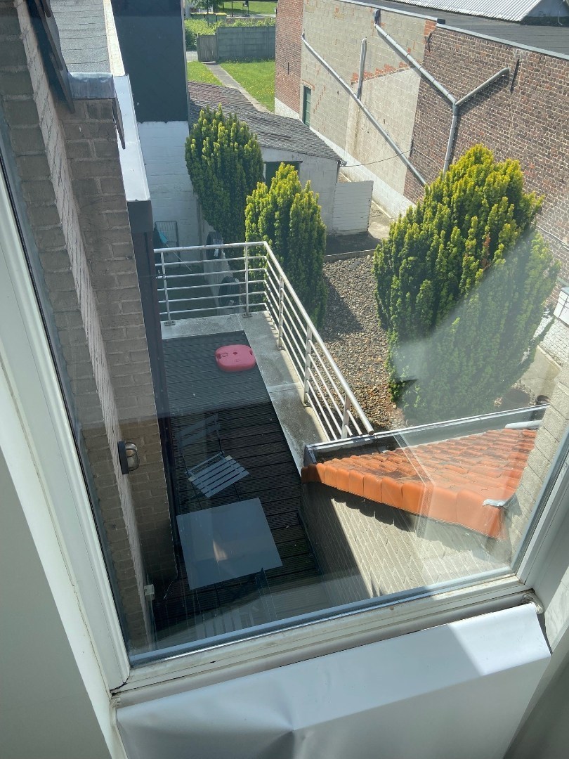 Moderne verhuurde loft-woning met dakterras in hartje Desselgem! 