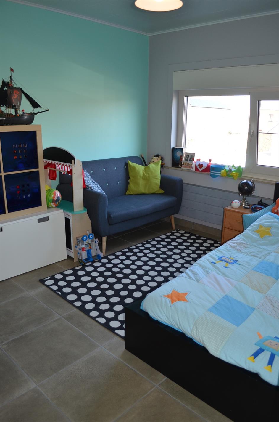 Gerenoveerde gezinswoning met  3 slpks, garage en tuin goed gelegen te Evergem 