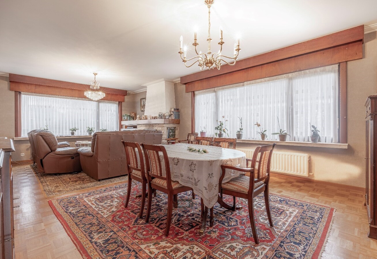 Villa met potentieel in een rustige residentiële wijk 