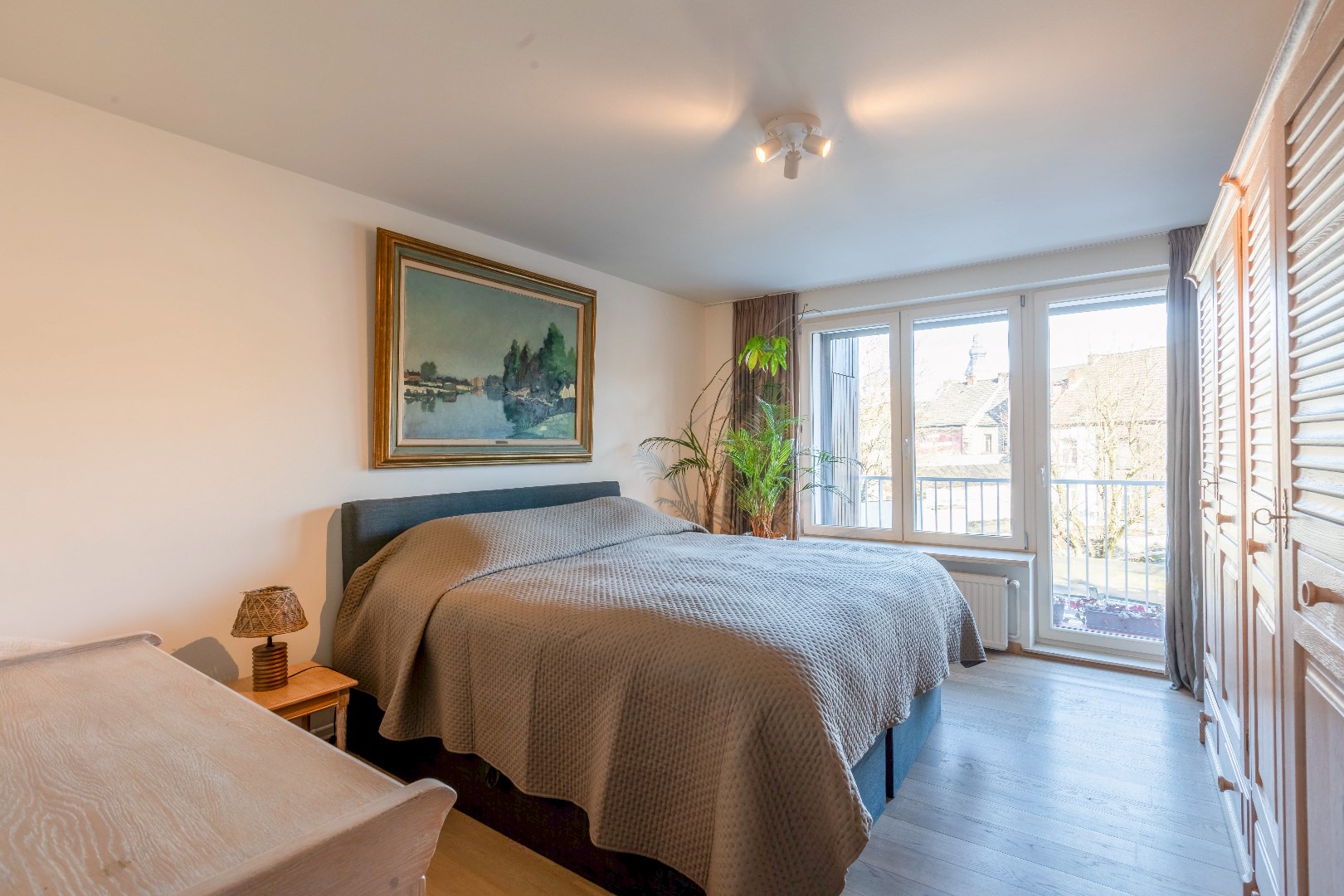 Ruim instapklaar appartement met 3 slaapkamers en een prachtig uitzicht op het park! 
