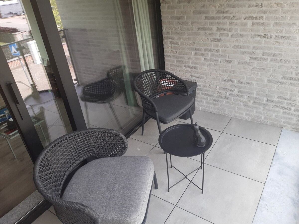 Praktisch 2 slpk-appartement met terras. 