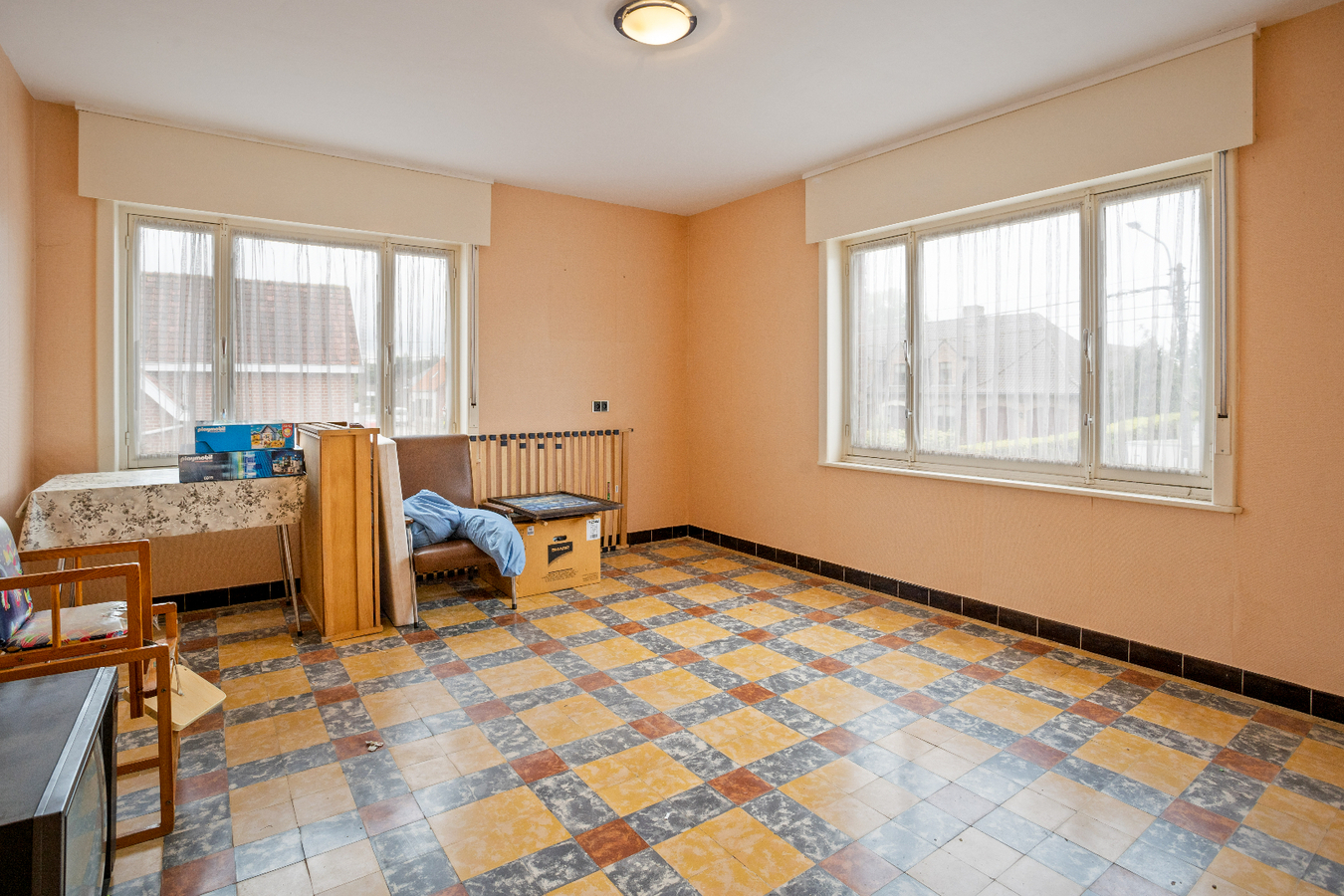 Alleenstaande woning met loods in Jonkershove. 